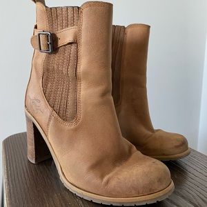 Levi’s boots size 5